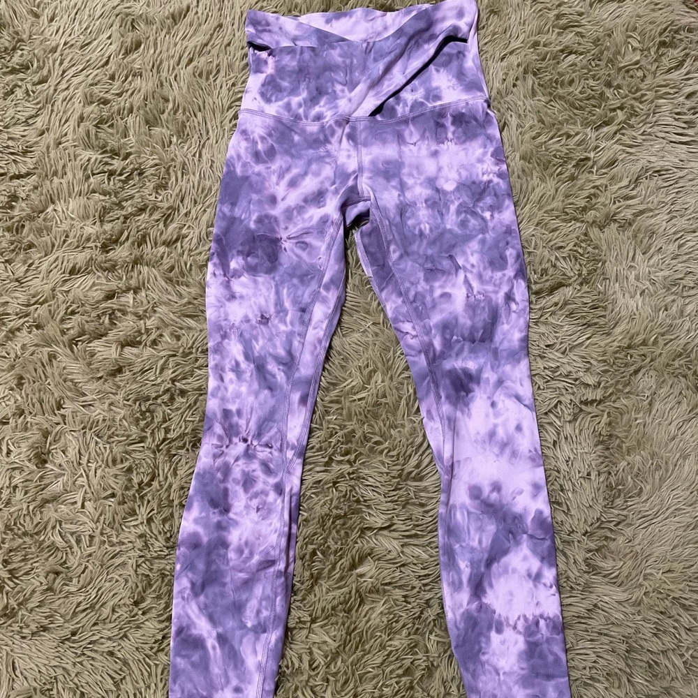EUC LuluLemon Diamond Dye CrissCross 28” Align Pants